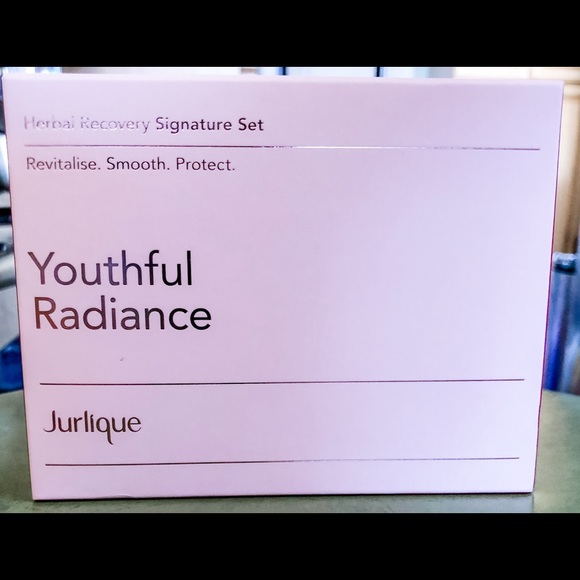 BRAND NEW skin care kit for a younger-looking skin - Picture 3 of 3